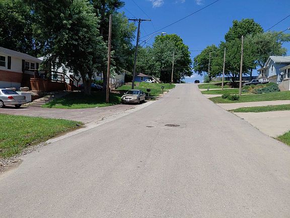 4th image of 4933 N Bellaire Ave