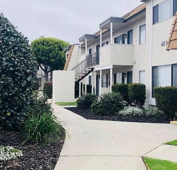 4840 S Rose Ave — Photo 1