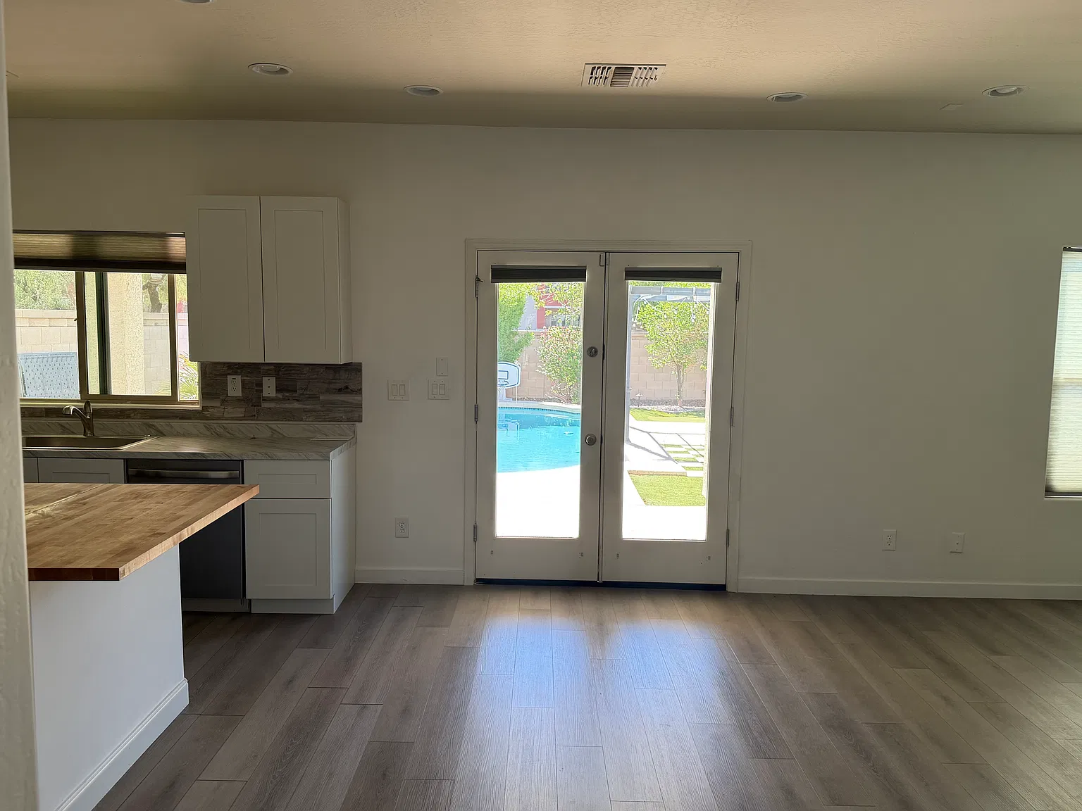 4 bed, 2391 sqft, $3,200 — Photo 3