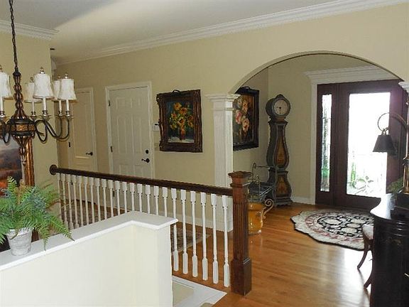 4th image of 8330 Normandy Dr