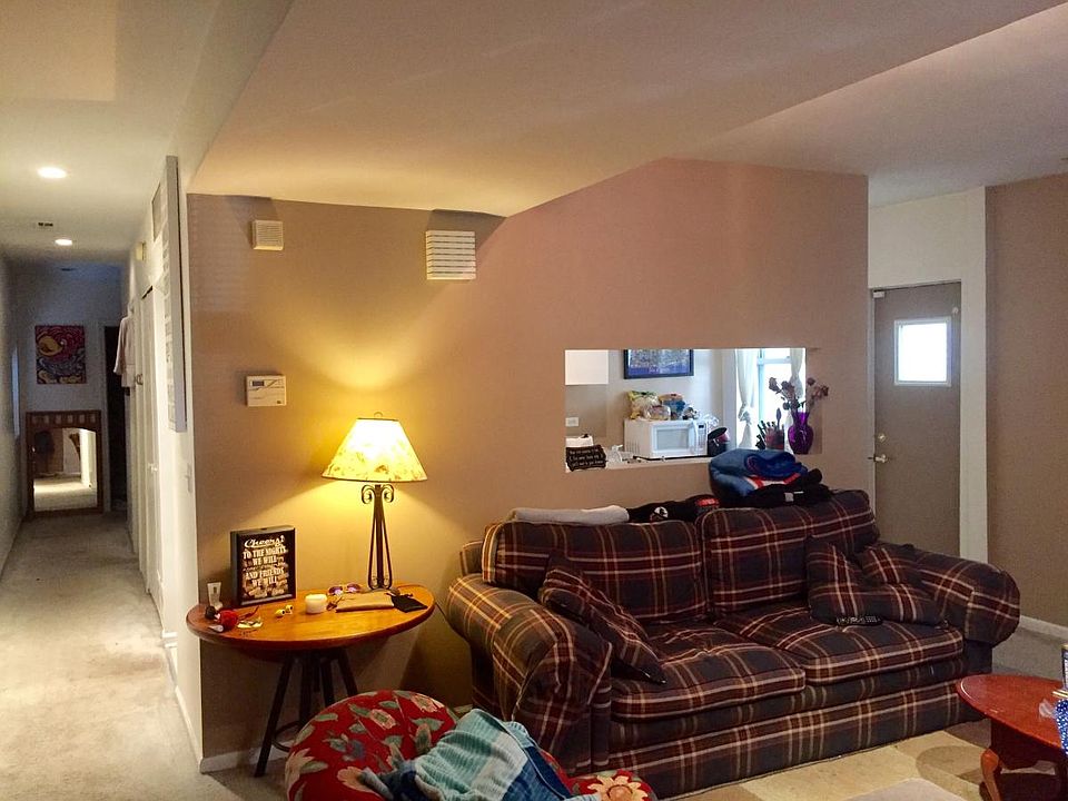 1st image of 2541 N Wayne Ave #1