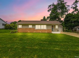 3403 Ardreth Dr, Waterford, MI 48329