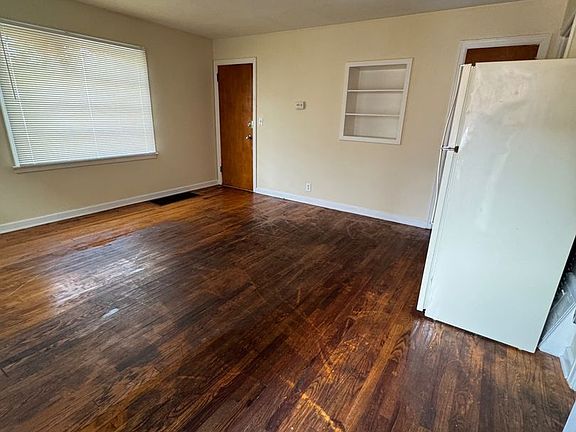 3rd image of 2311 Auburn St APT 4
