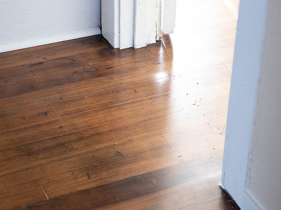 4th image of 805 NE California St #2.5