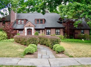 7 Saint Johns Pkwy, Poughkeepsie, NY 12601