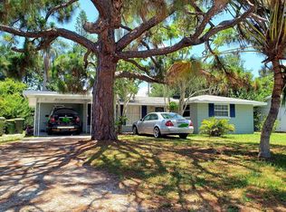 2751 Lyle St, Sarasota, FL 34237