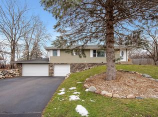 6802 Berkshire Ln N, Maple Grove, MN 55311