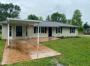 1602 Lost Creek Dr, Seneca, MO 64865