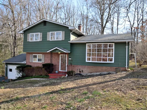 6913 Harvey Rd, Manassas, VA 20112