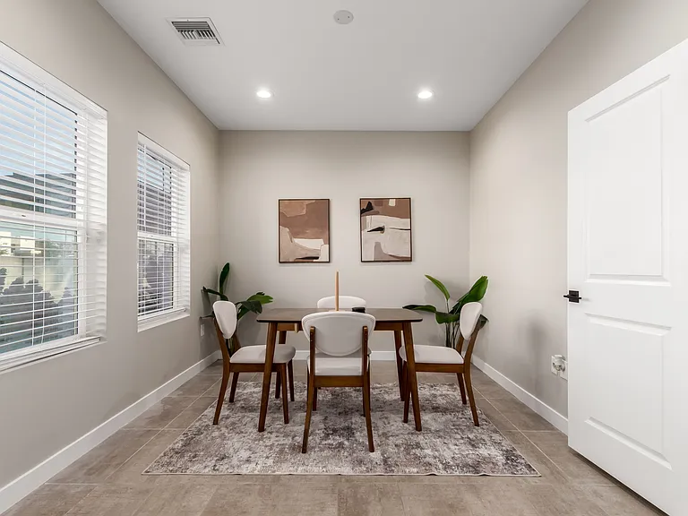 1908 W Lawrence Rd #2 — Photo 5