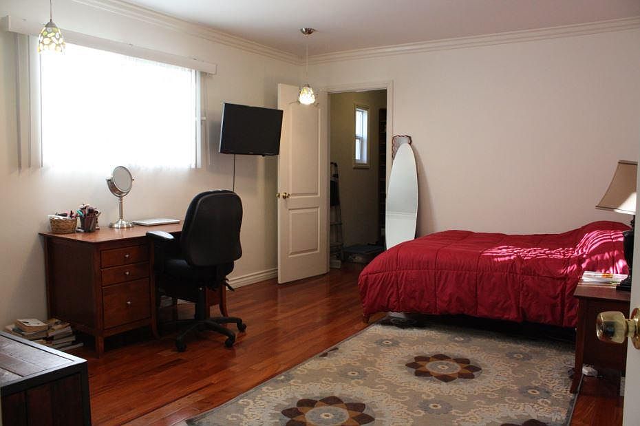 1st image of 1319 E Garfield Ave APT 1