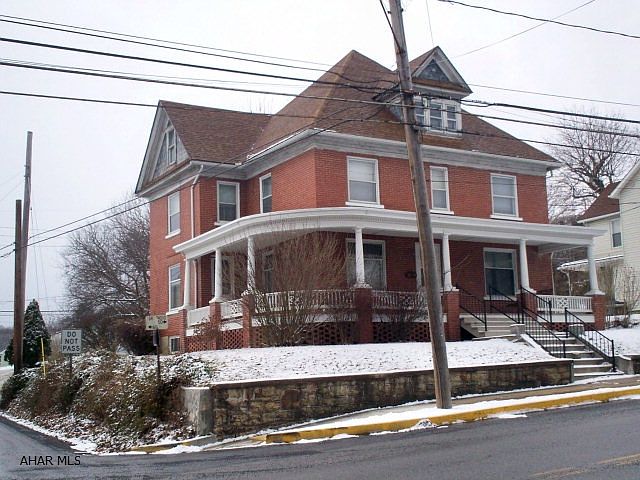 1st image of 445 W Pitt St