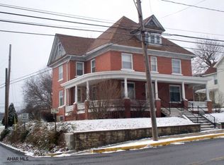 445 W Pitt St, Bedford, PA 15522