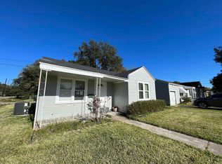 2748 3rd Ave, Groves, TX 77619