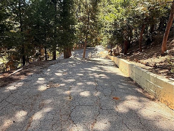 4th image of 984 Mercury Way