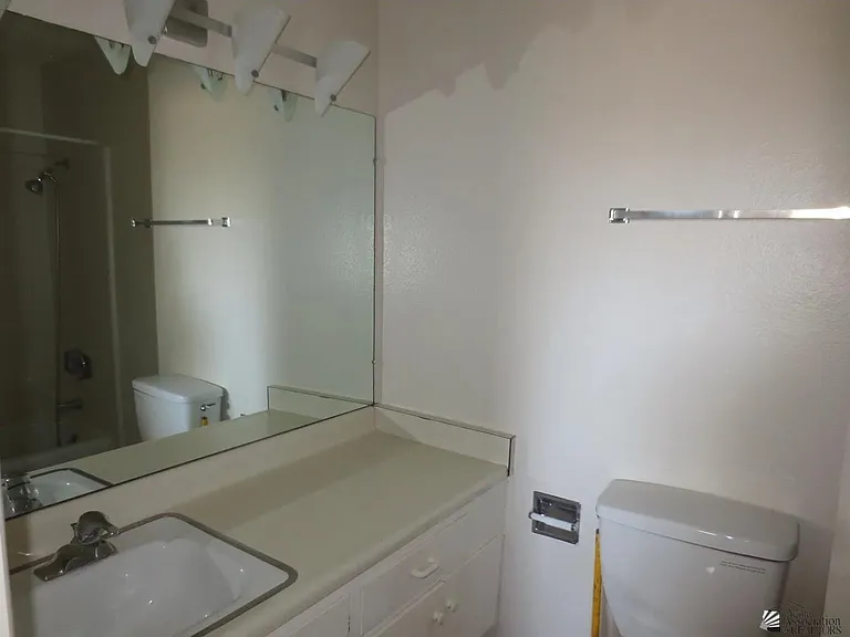 2150 S Avenue A #60 — Photo 9