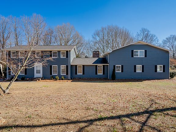 5th image of 451 N Castle Rd