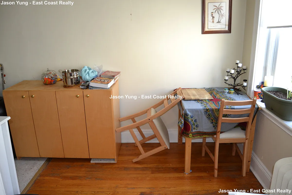 Building Photo - 221 Kelton St #16