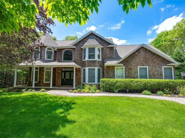 13 Corbett Drive, East Quogue, NY 11942