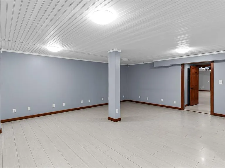 10519 Bridgewood Dr — Photo 24