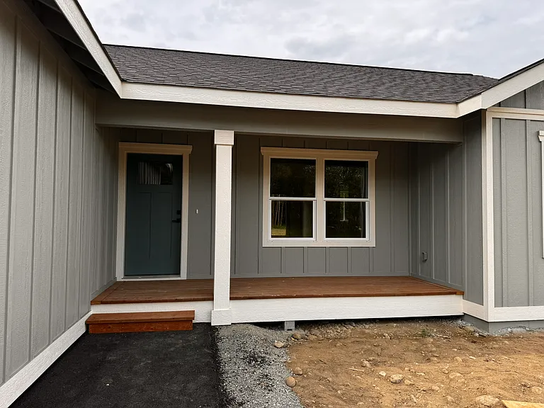 2544 N Midland Ave — Photo 22
