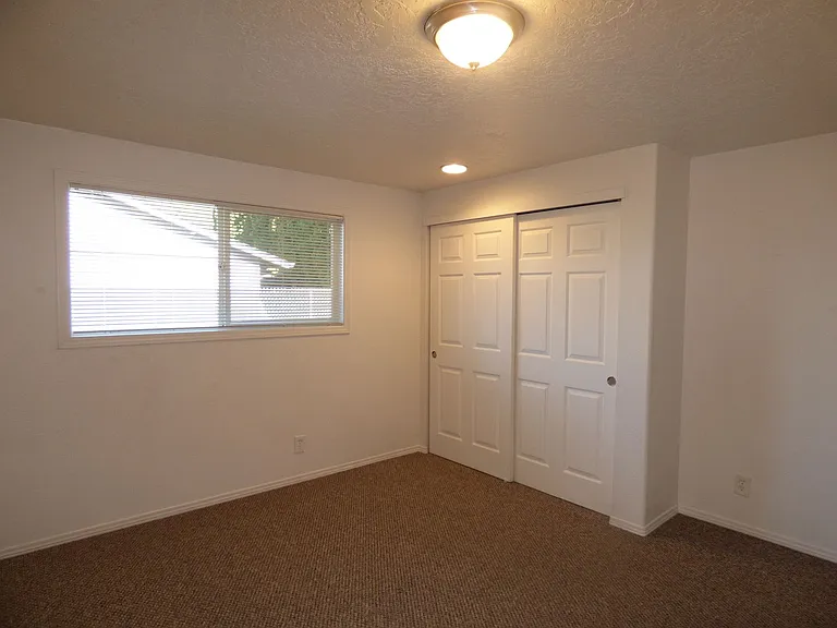 4811-4813 Cougar Ct SE — Photo 13