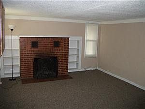 3rd image of 91 Potter Dr APT 1