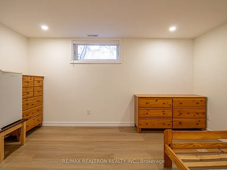 96 Southdale Dr #LOWER — Photo 21