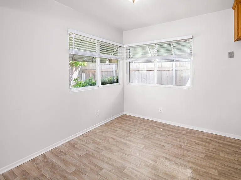 262 B Ave — Photo 13
