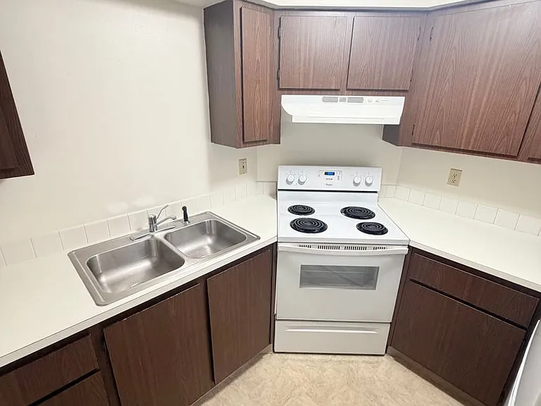 508 E Mission Ave Spokane WA 99202 — Photo 22