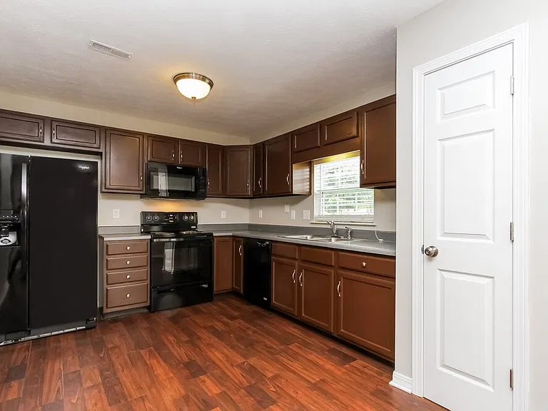 8937 Hosta Way — Photo 5