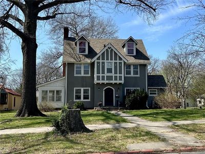 411 N Broadway St, Leavenworth, KS, 66048