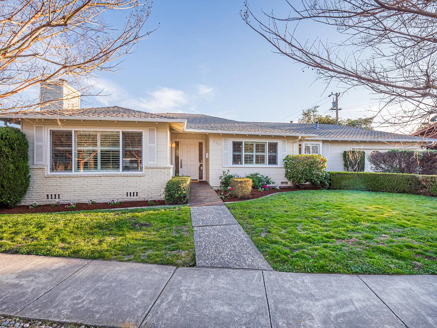 625 Highland Ave photo 1