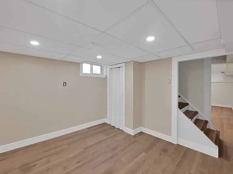 597 Upper Ottawa St #2 — Photo 9