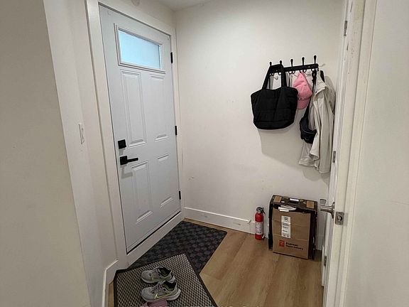 2nd image of 1502 Dufferin St