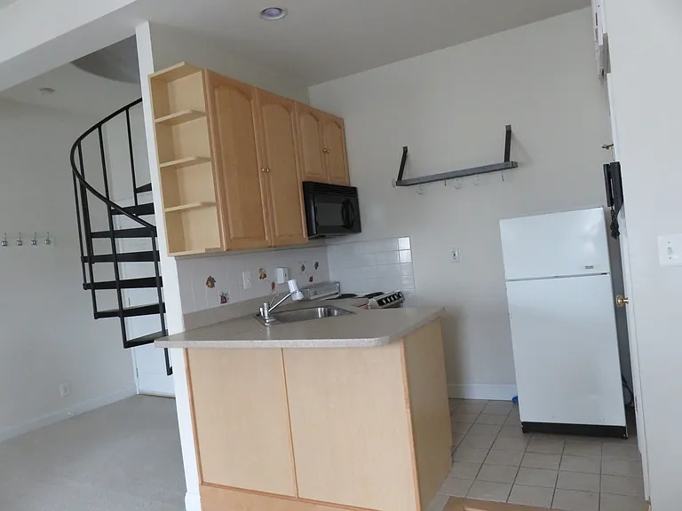 229 Pine St — Photo 11