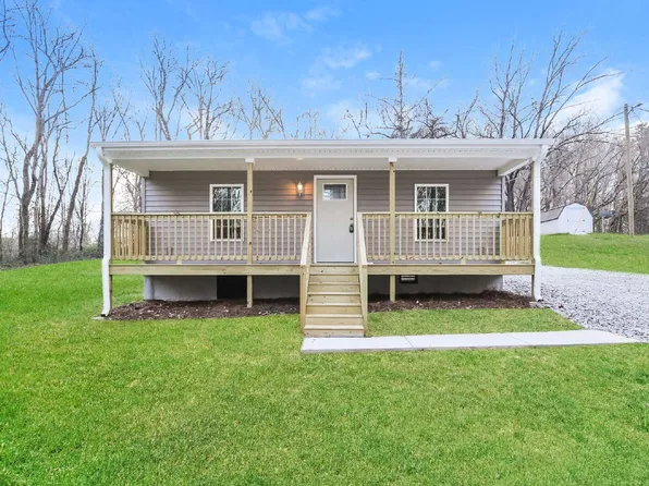 612 Marshall St, Walnut Cove, NC 27052