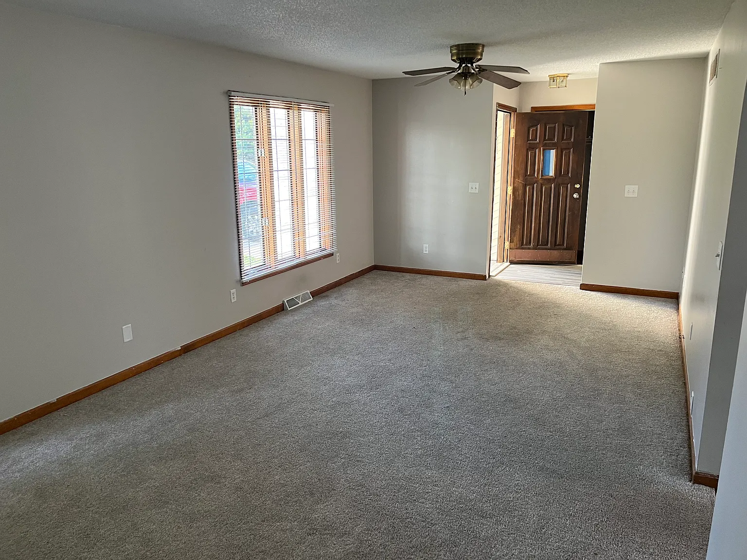3 bed, 1550 sqft, $1,850 — Photo 2