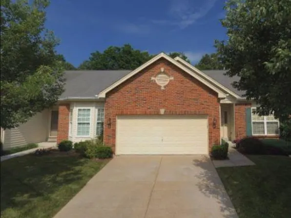 1384 Kensington Way Dr, Ballwin, MO 63011