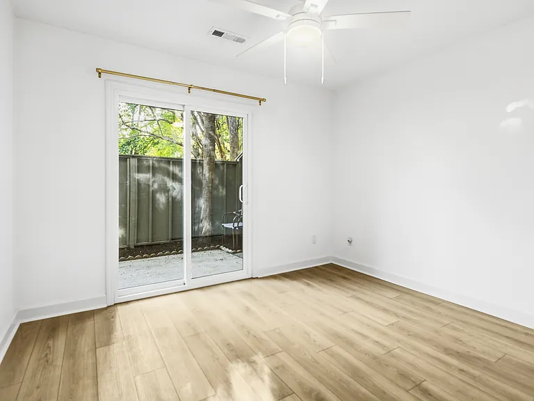 1174 Village Creek Ln #1APT-2 — Photo 14