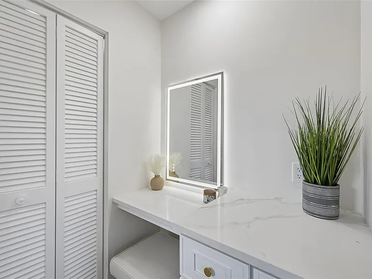 6735 Keystone Dr — Photo 36
