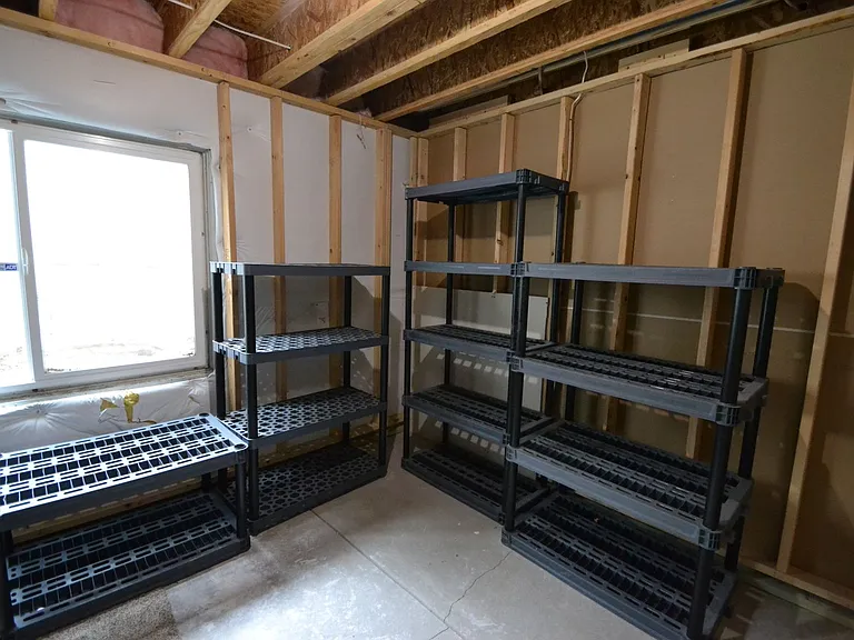 7492 Amberly Dr — Photo 29