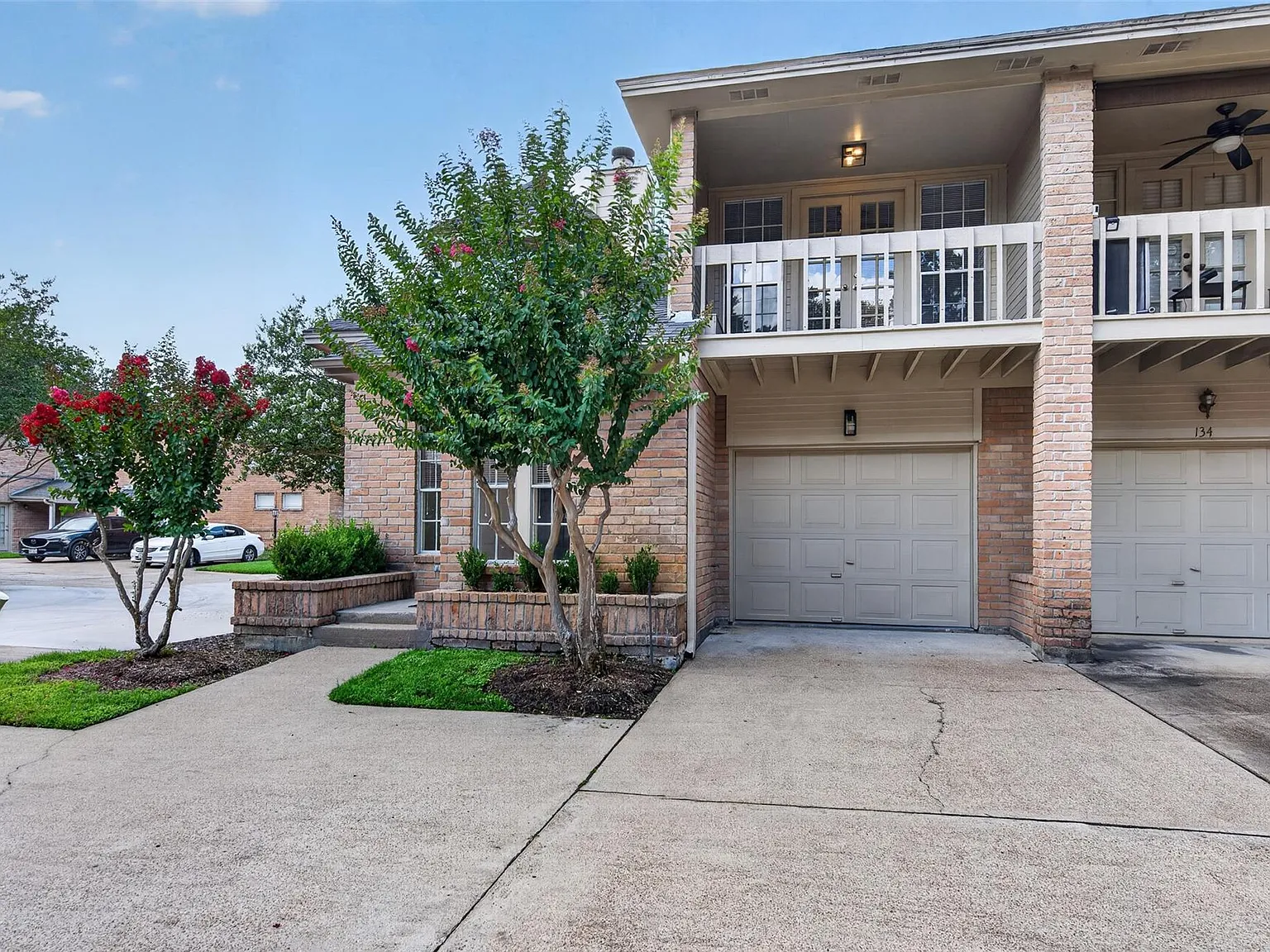 2 bed, 2.5 bath, 1208 sqft, $1,700 — Photo 3