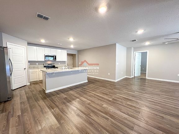 3rd image of 1027 Lovebird Ct