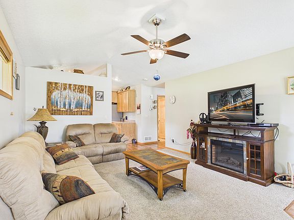 2nd image of 2211 Ridgedale Dr SE