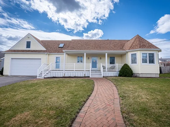 3 Deerfield Ln, Fairhaven, MA 02719