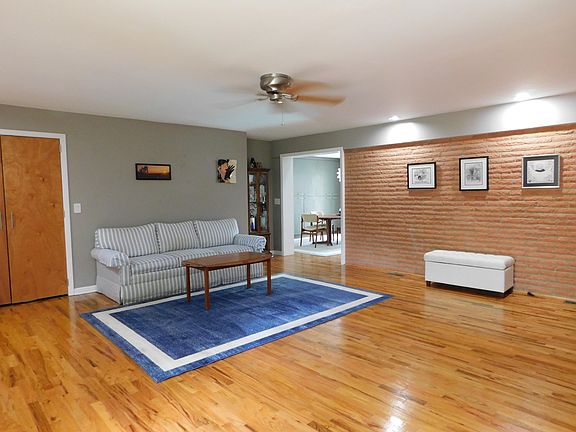 5th image of 1611 Bradley Ln