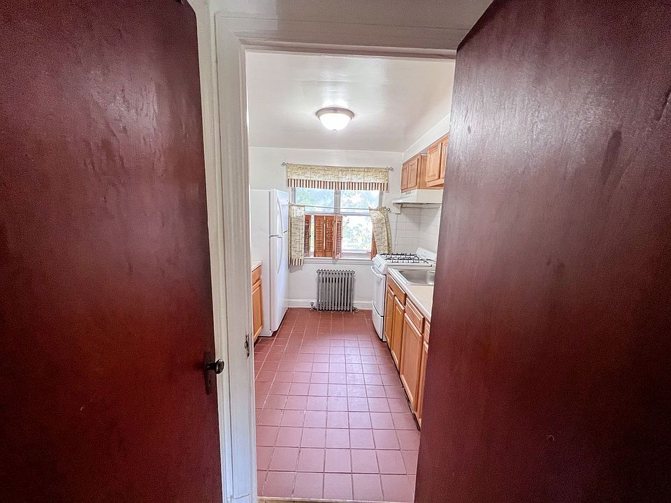 1st image of 616 Harwood Ave #2