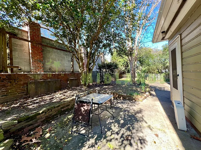 2417 Clark St — Photo 41