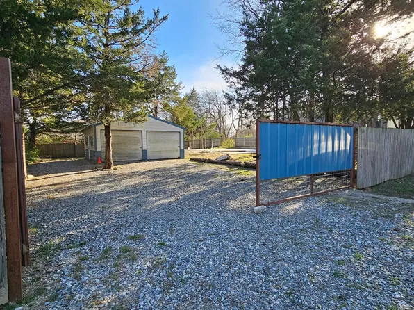 304 Willow Dr, Pottsboro, TX 75076